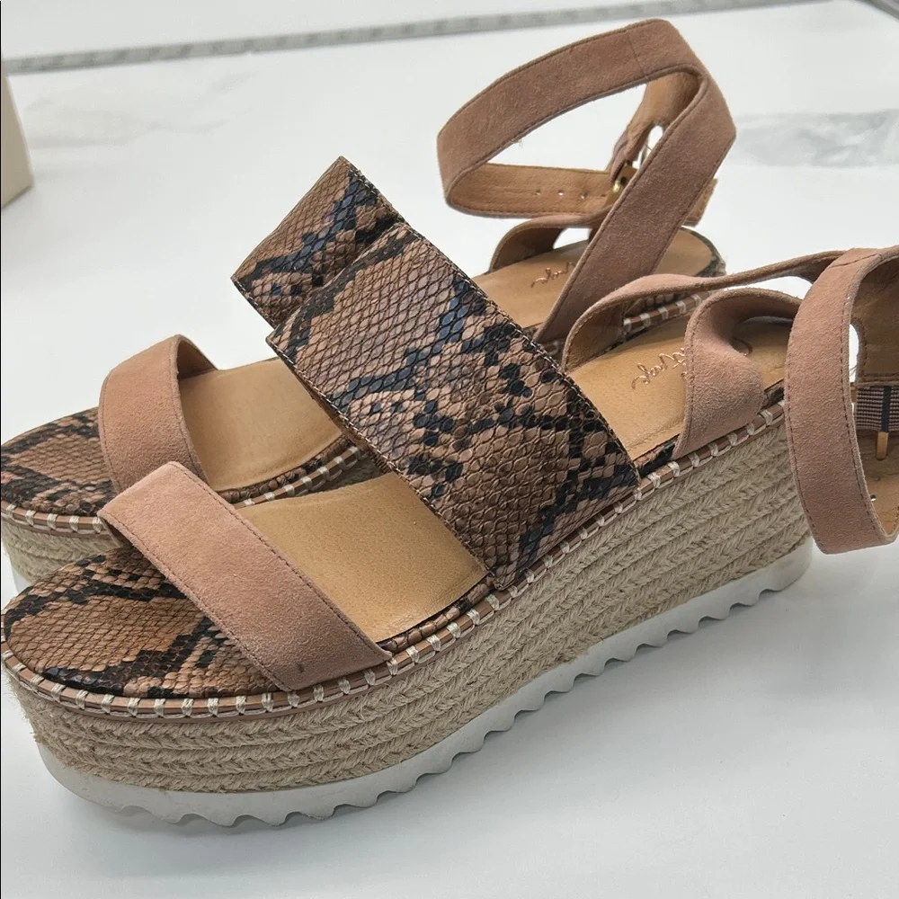 Crown Vintage Tan and Brown Snake Print Sandals